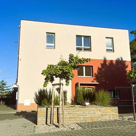 Statek Mutěnice Exteriér fotografie